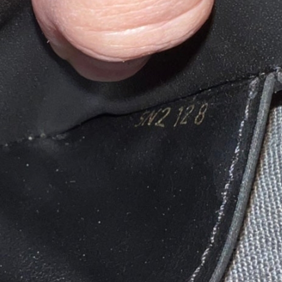 Authentic Louis Vuitton Monogram Sarah Tuileries 🥰 - Picture 7 of 8